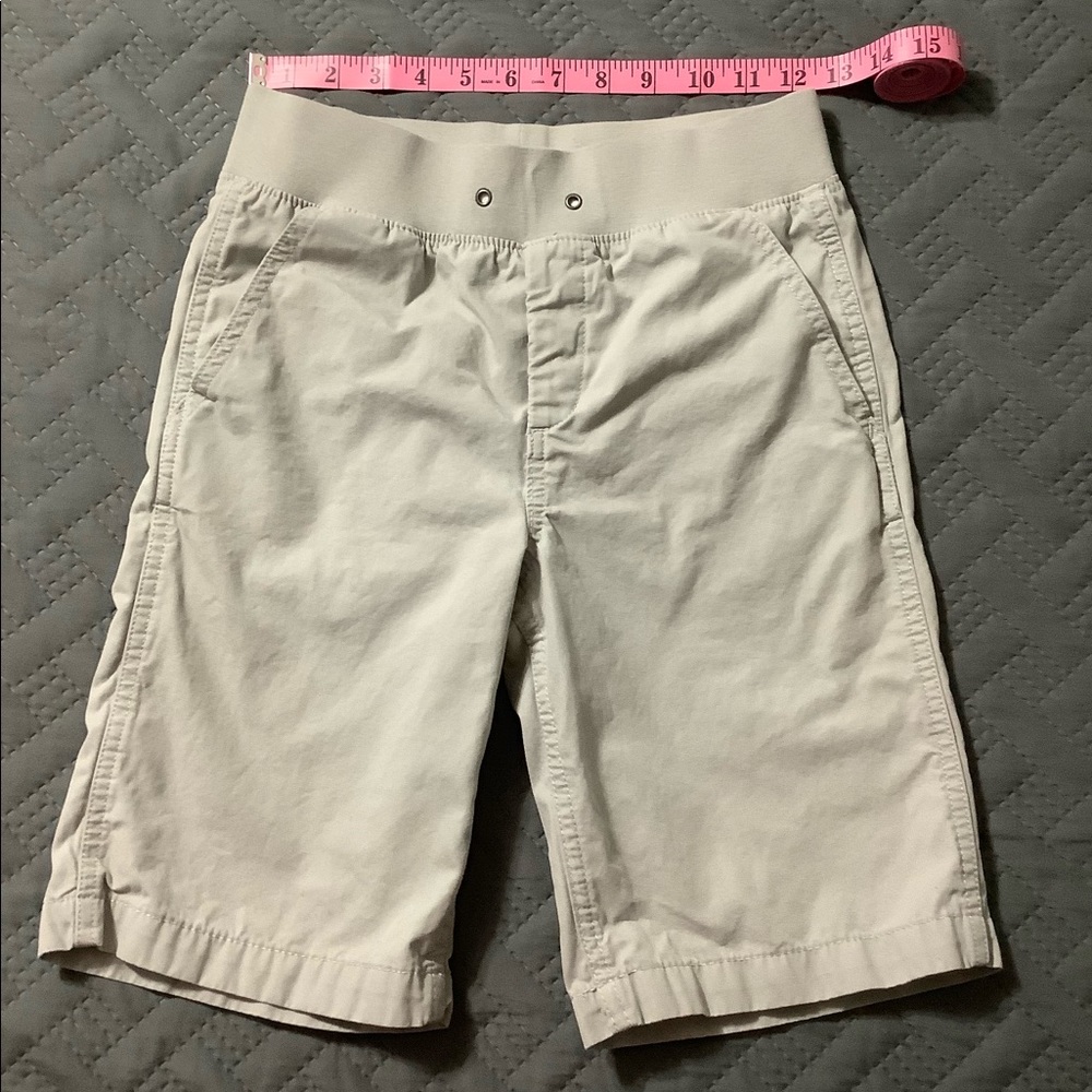 KIDS GAP SHORTS. - Picture 3 of 6